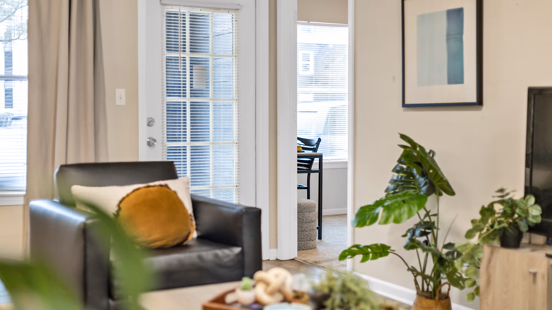 A spacious 4-bedroom layout designed for students who enjoy a more social atmosphere, combining open common areas with comfortable private spaces for everyday balance.